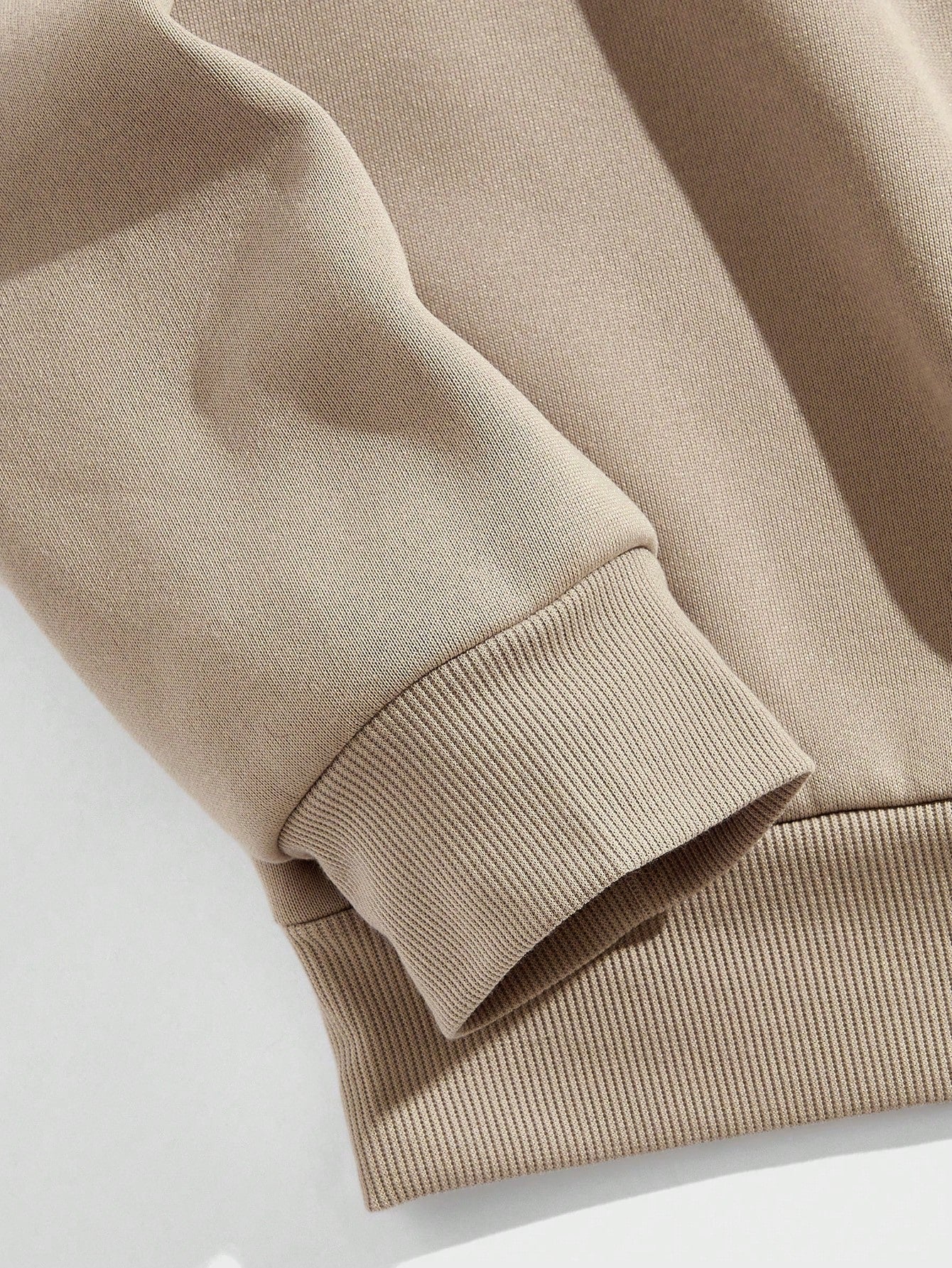 سويتشيرت اوفرسايز بتصميم مخصص