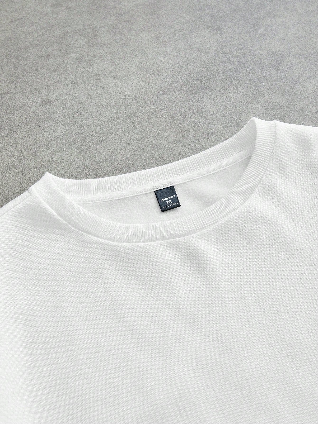 سويتشيرت اوفرسايز بتصميم مخصص