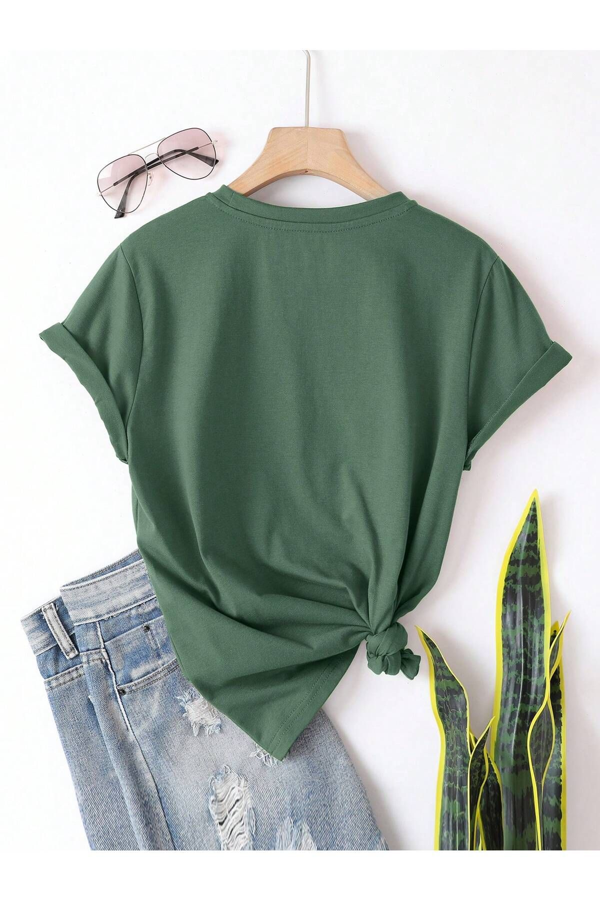 Green “Garden of Books” Floral Stack Graphic Tee – Book Lover’s T-Shirt