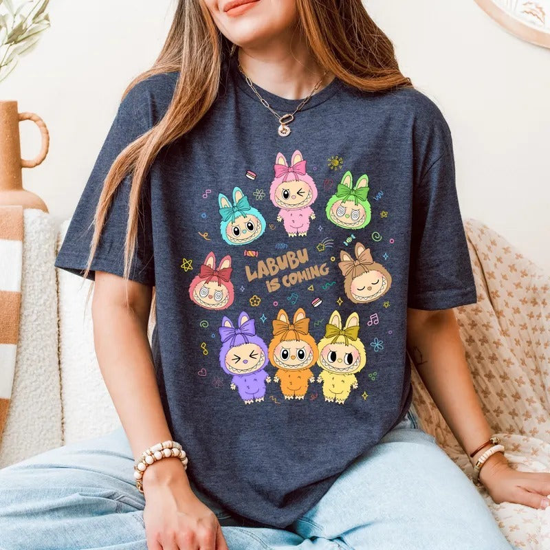 🐰 Labubu Karakter Baskılı Kısa Kollu Tişört – Eğlenceli ve Rahat Stil 🐰