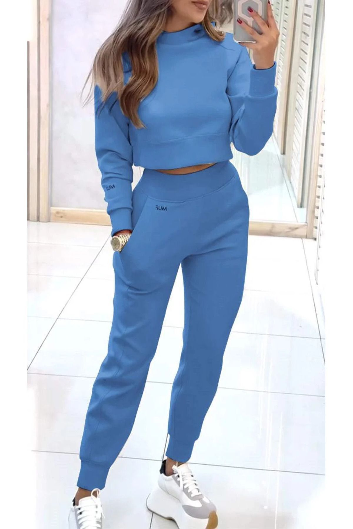 Kadın Kısa Sweatshirt ve Yüksek Bel Jogger Rahat Takım